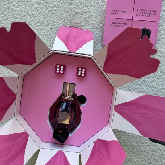 Viktor&Rolf Flowerbomb Pretty Peony Eau De Parfum with Peony & Strawberry - Picture 3 of 4